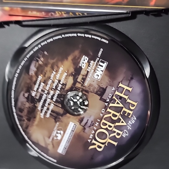 ATTACK ON  PEARL HARBOR DVD  SET. 2 - DISC. - Picture 8 of 9